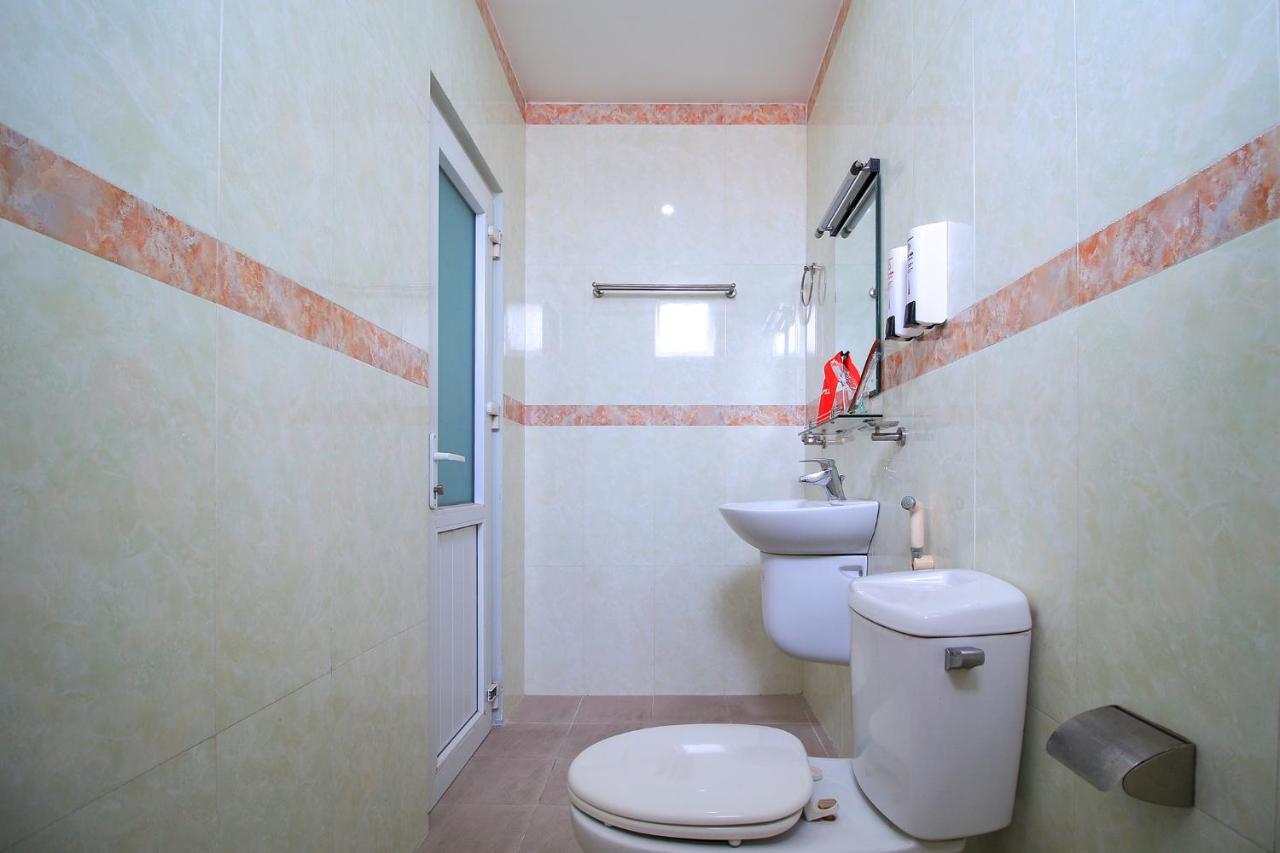 Reddoorz Chin Sao Nguyen Thi Thap 2*